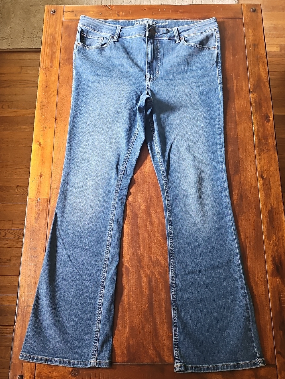 Maurices M Jeans Mid Rise Bootcut Jeans, Super Stretchy. 12 REG.